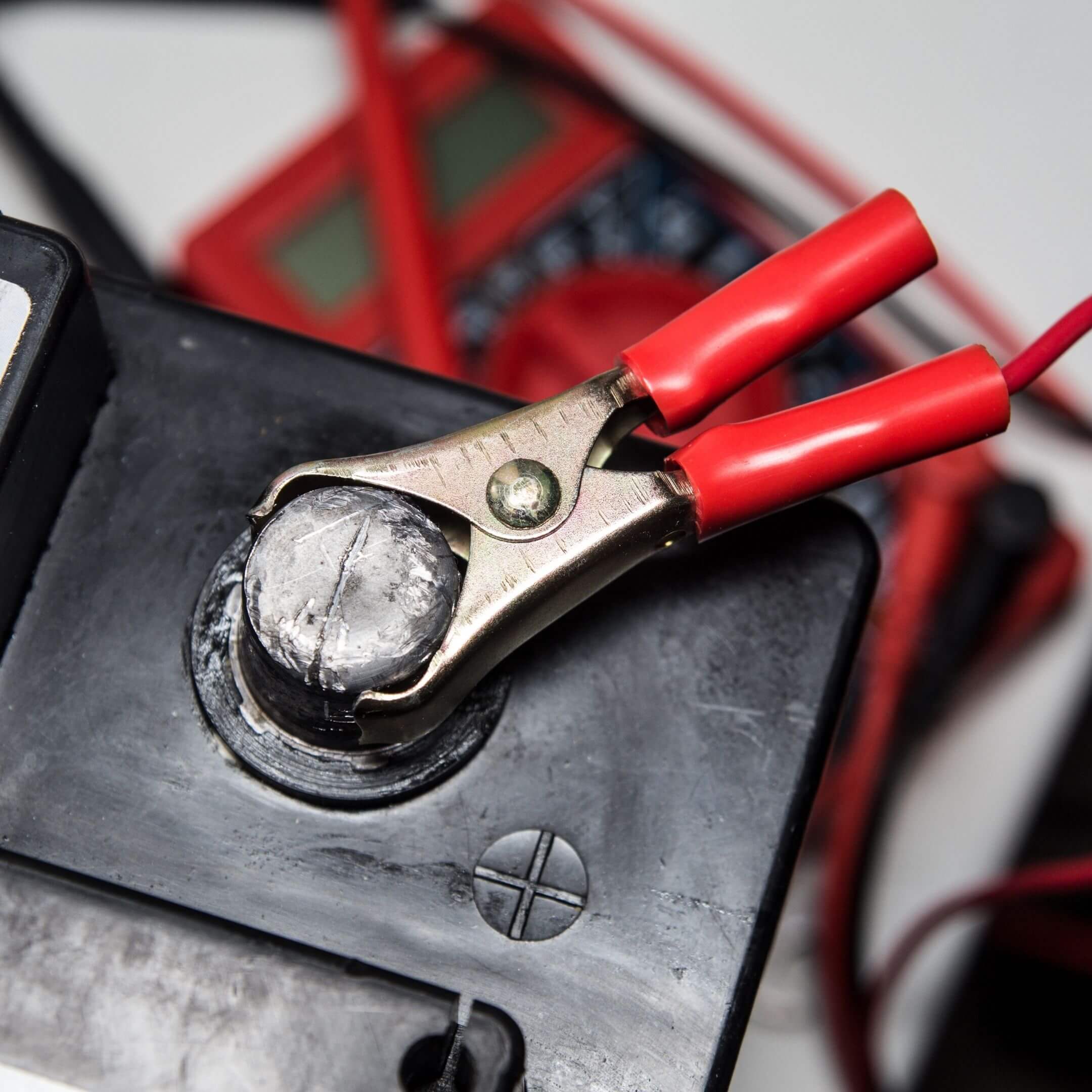 כמה עולה מצבר לרכב